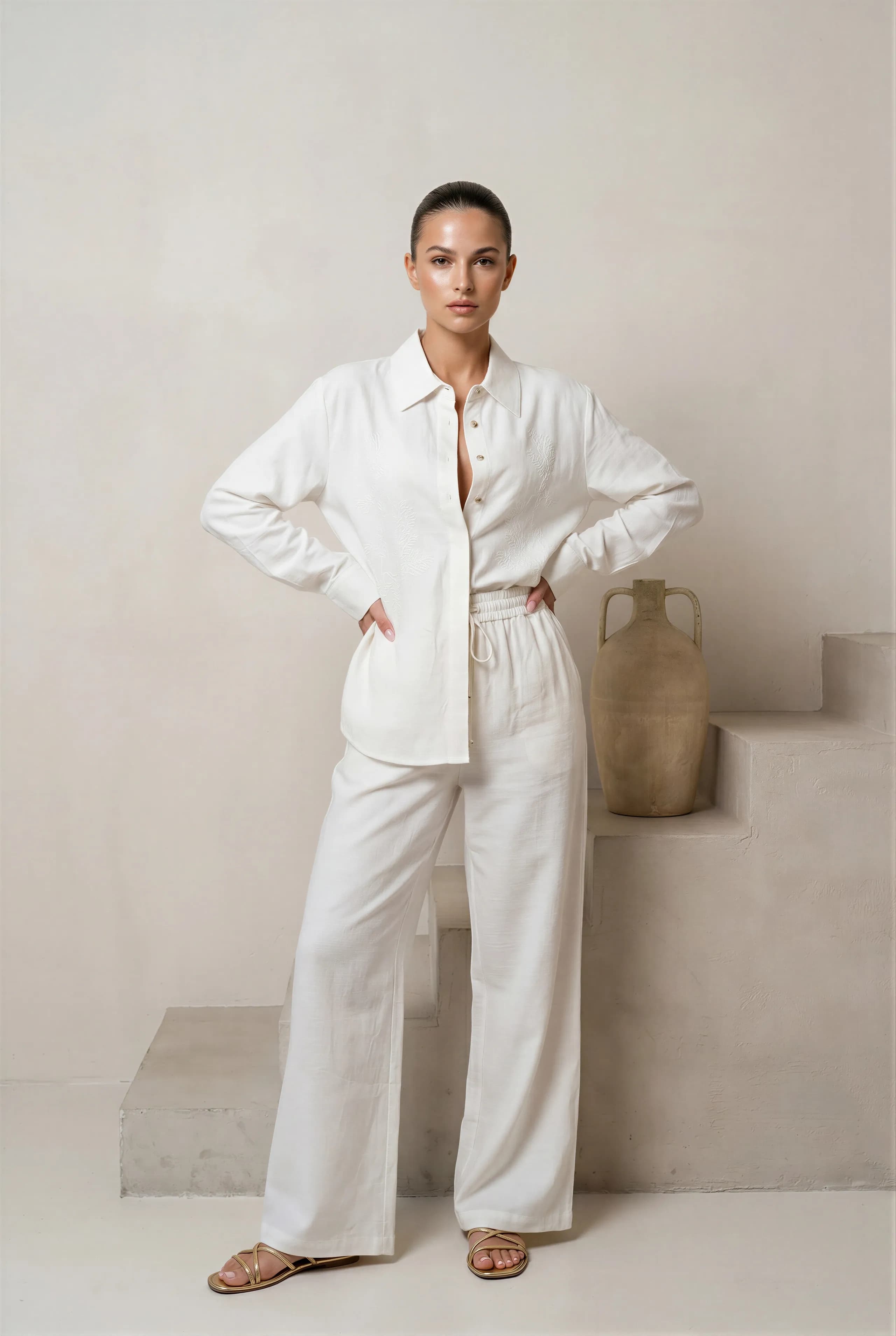 Wyszywany koralikami komplet z bawełny organicznej o widocznej fakturze w kremowym kolorze - Miss Leisure