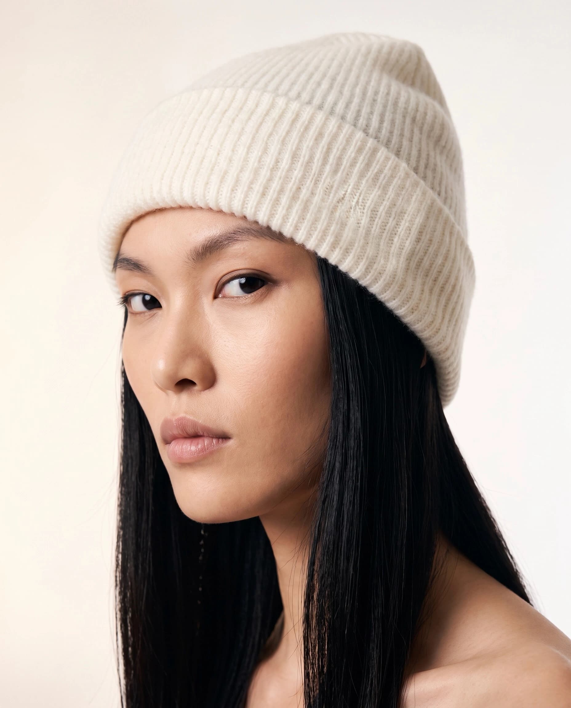 CZAPKA TYPU BEANIE Z KASZMIROWEJ PRZĘDZY W KEMOWYM  KOLORZE  2