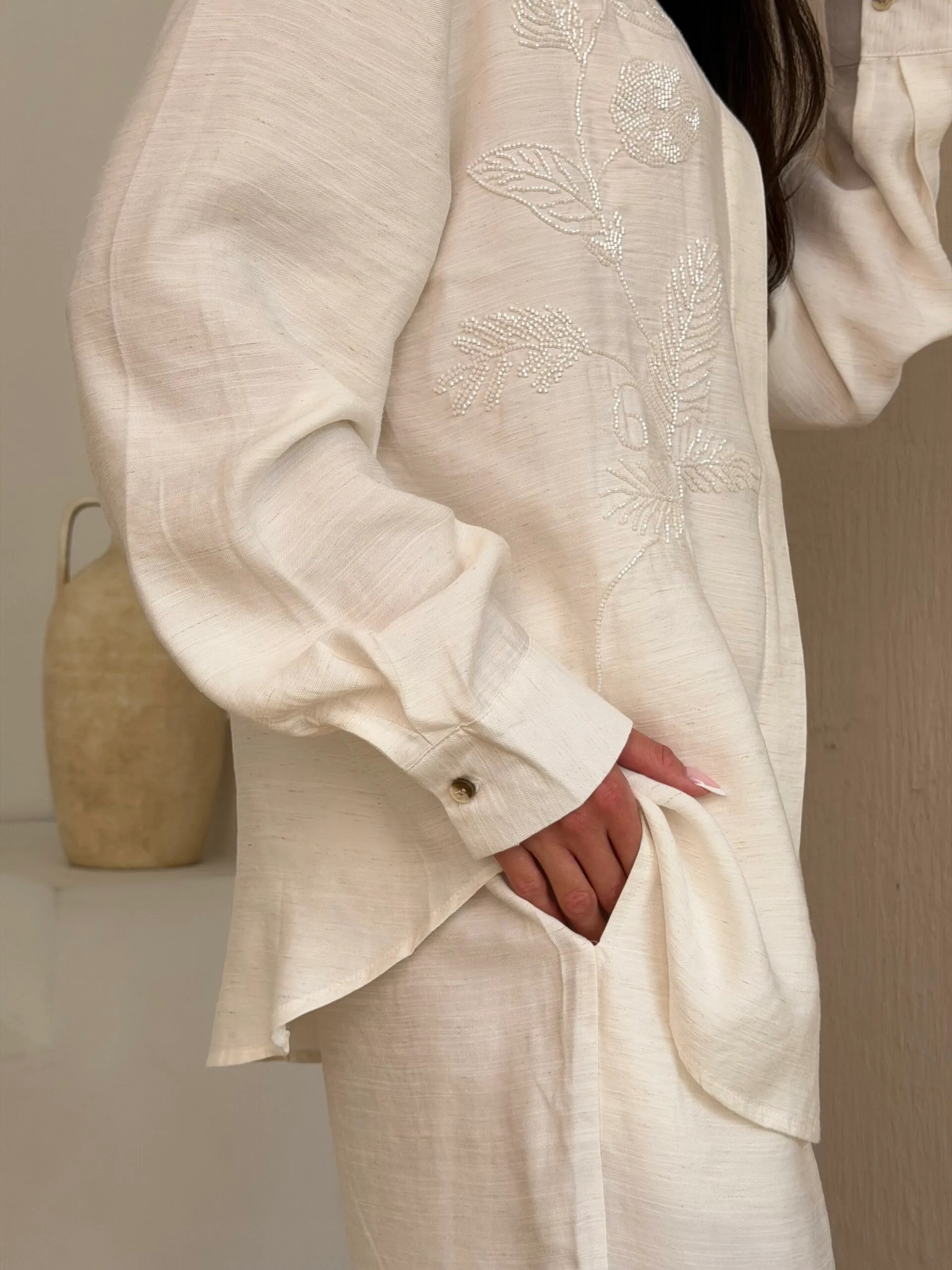 Wyszywany koralikami komplet z bawełny organicznej o widocznej fakturze w kremowym kolorze - zdjęcie 4 - Miss Leisure