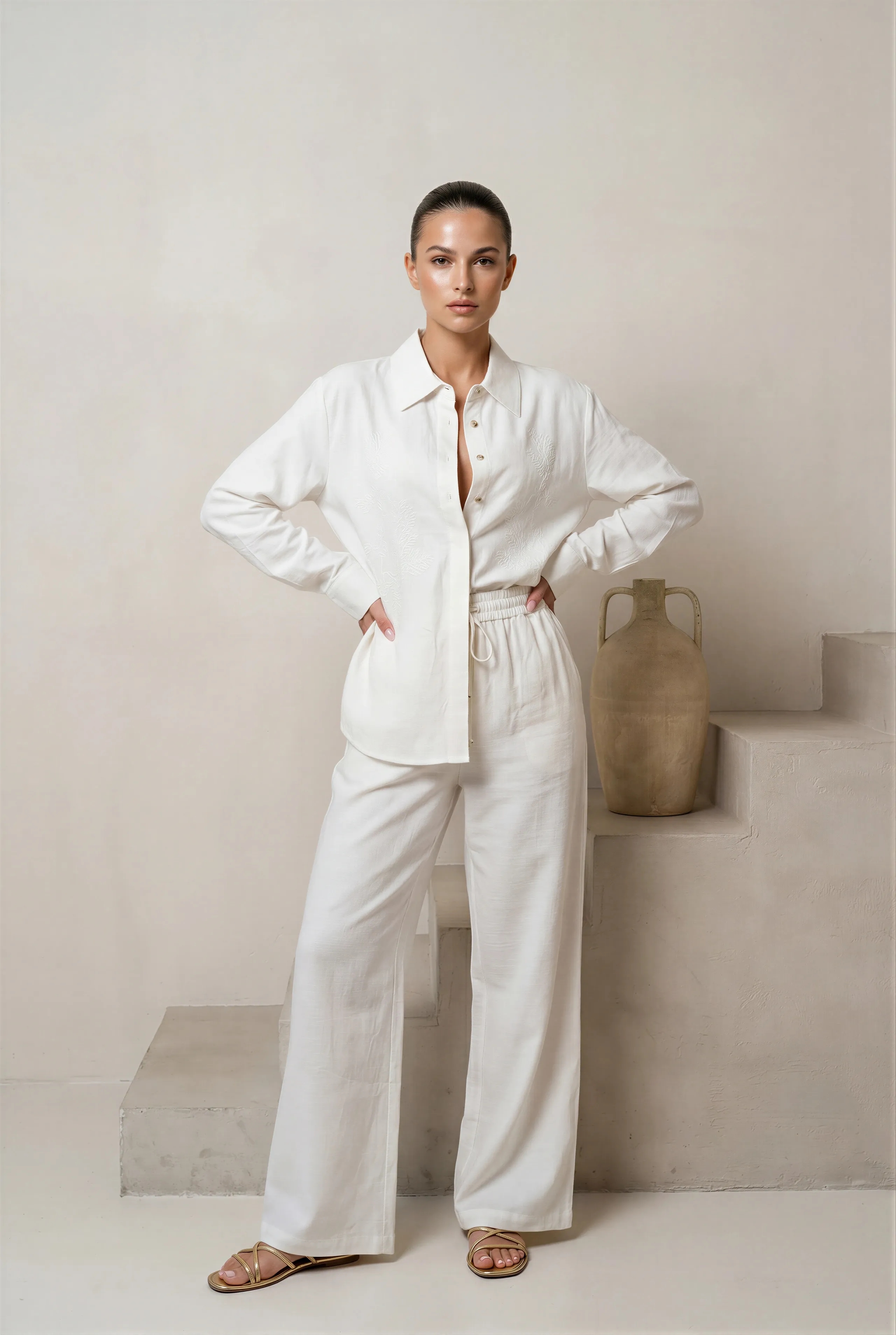 Wyszywany koralikami komplet z bawełny organicznej o widocznej fakturze w kremowym kolorze - Miss Leisure