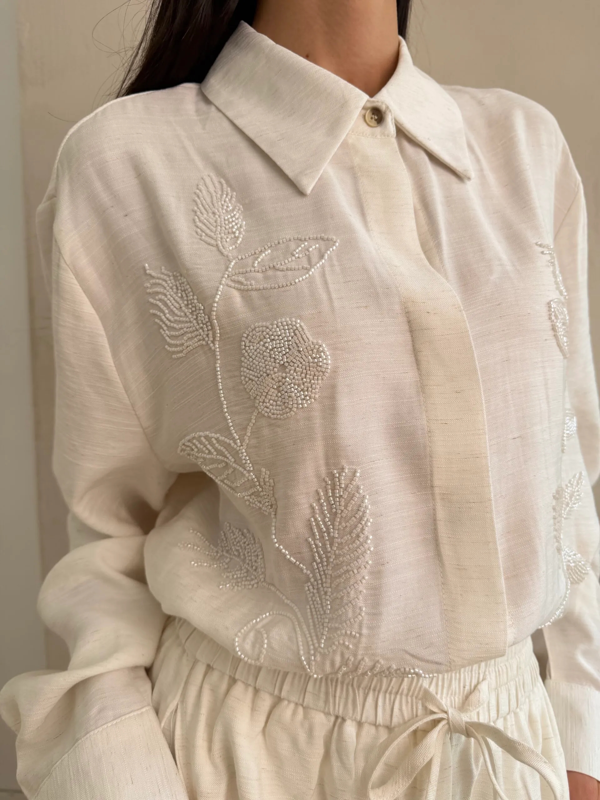 Wyszywany koralikami komplet z bawełny organicznej o widocznej fakturze w kremowym kolorze - zdjęcie 5 - Miss Leisure